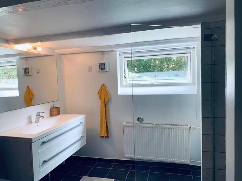 Room In A Danish Cottage With Garden View, 10 Min To Cph Gentofte Exterior foto